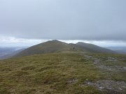 P1020737 * Looking east along the ridge from Sgurr na Fearstaig * 3648 x 2736 * (5.15MB)